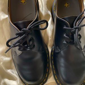 Dr. Marten Oxford Size 8 Women’s